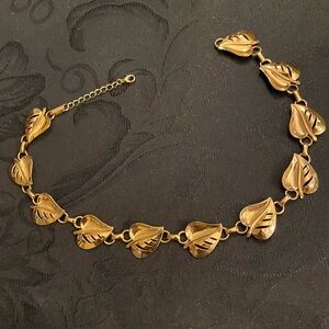 Vintage Coro Gold Tone Leaf Design Choker Necklace